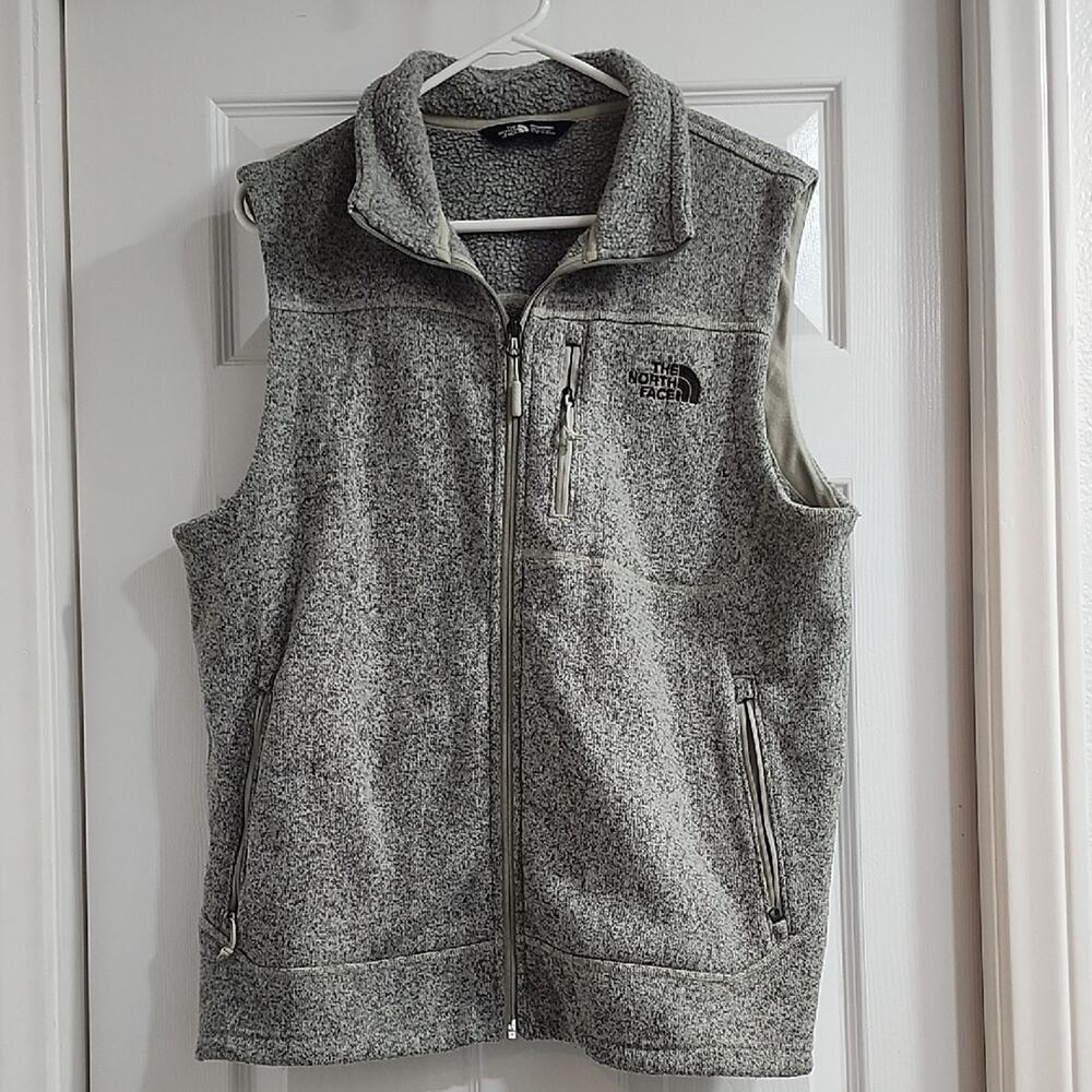The North Face Men's Grey Tsillan Vest - Large